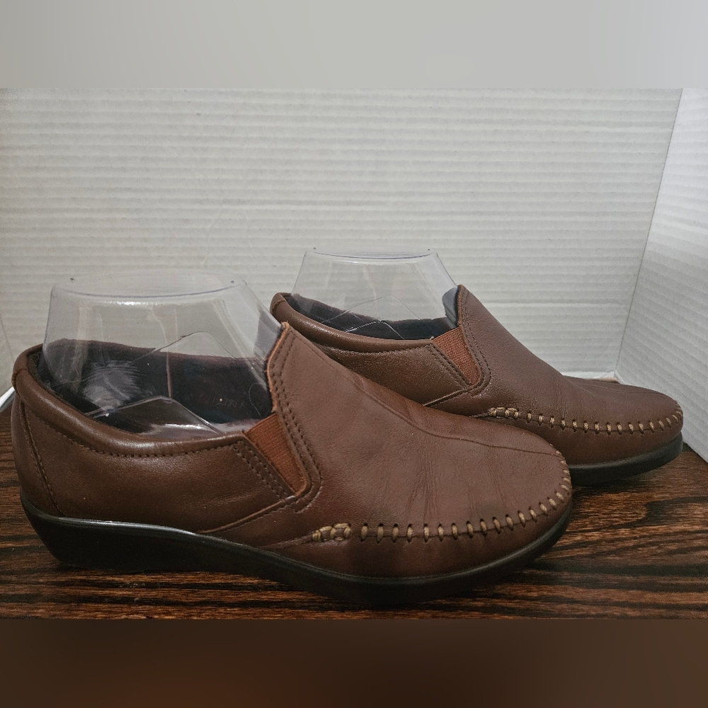 SAS Tripad Comfort Loafers Size 7 New without tags. (Bin15)